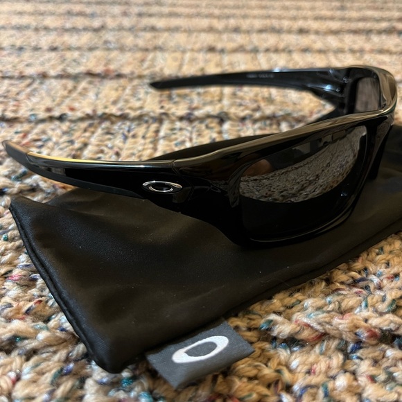 Oakley Valve Sunglasses - Picture 1 of 8